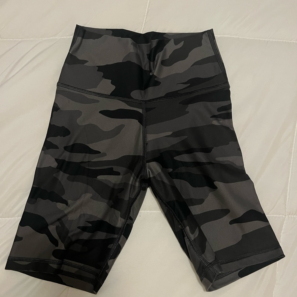 Aerie Biker Shorts - Camo - Size Small